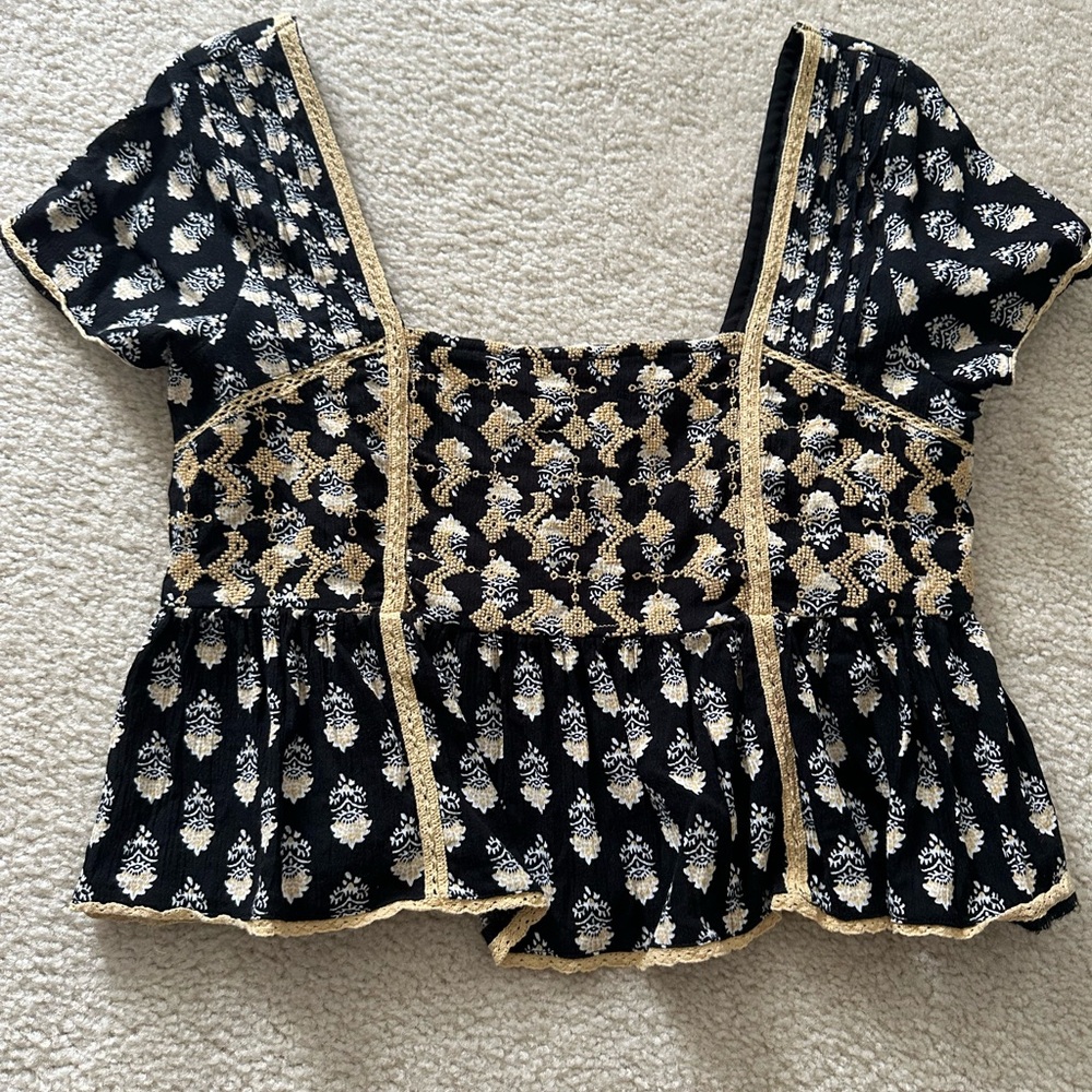 Black American Eagle Patterned Top - image 1